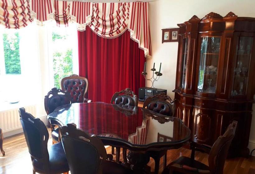 Bed and Breakfast The Dell Dublin