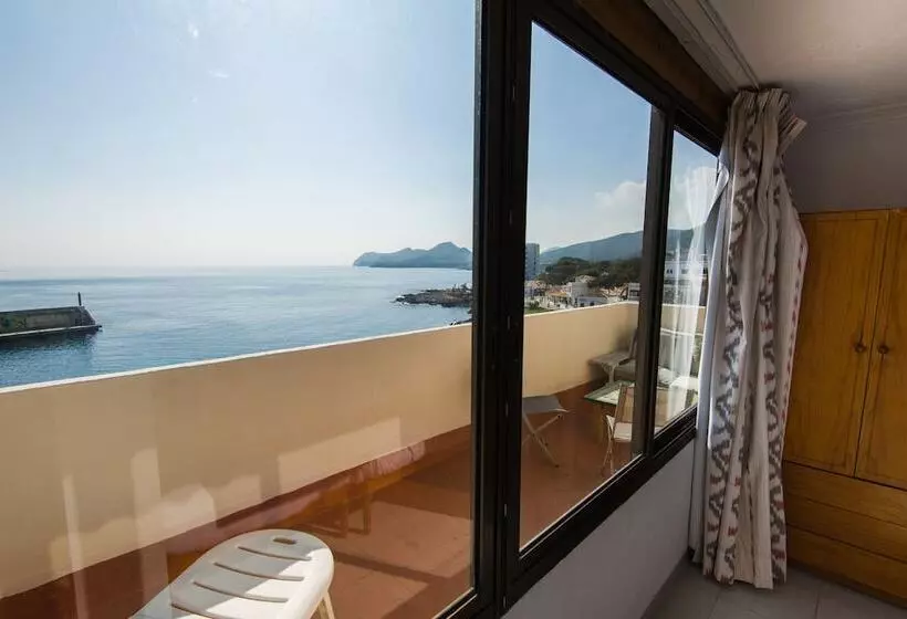 Hostal Port Corona
