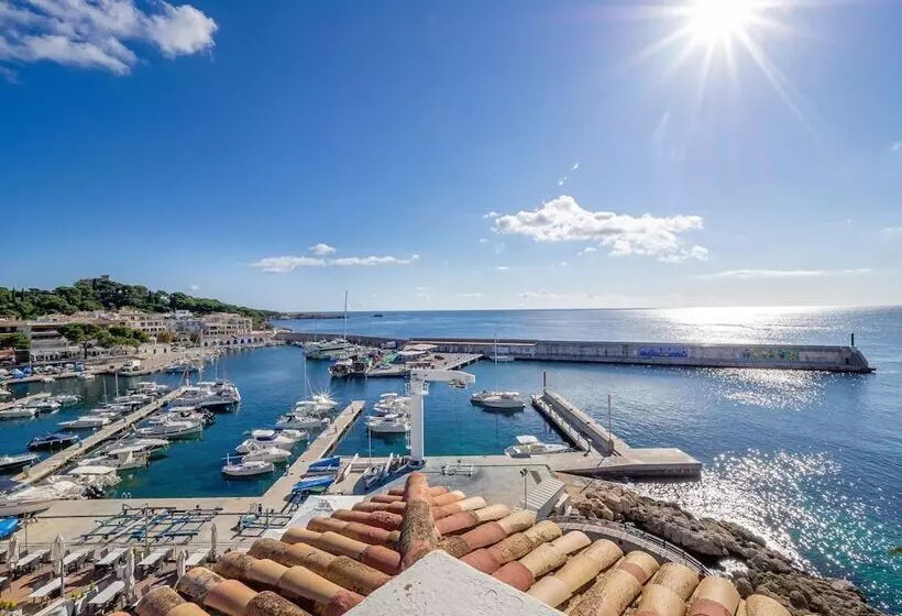 Hostal Port Corona