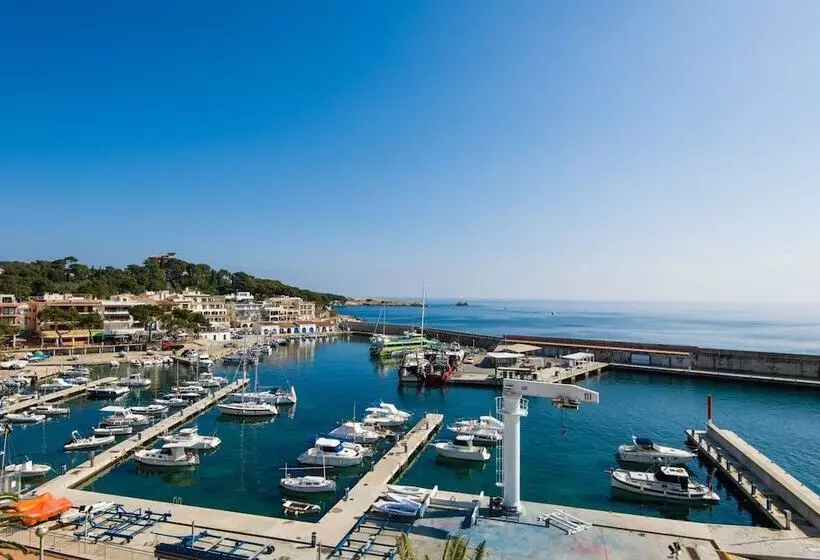 Hostal Port Corona