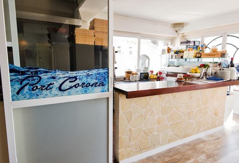 Hostal Port Corona