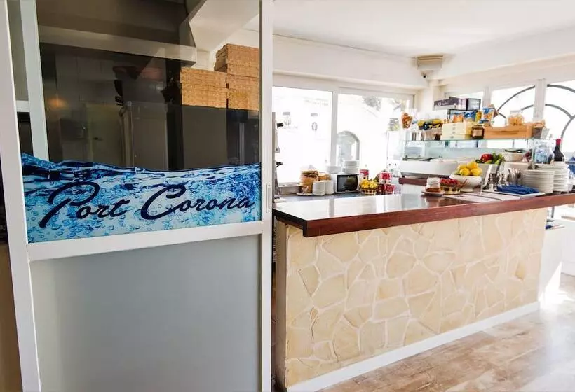 Hostal Port Corona