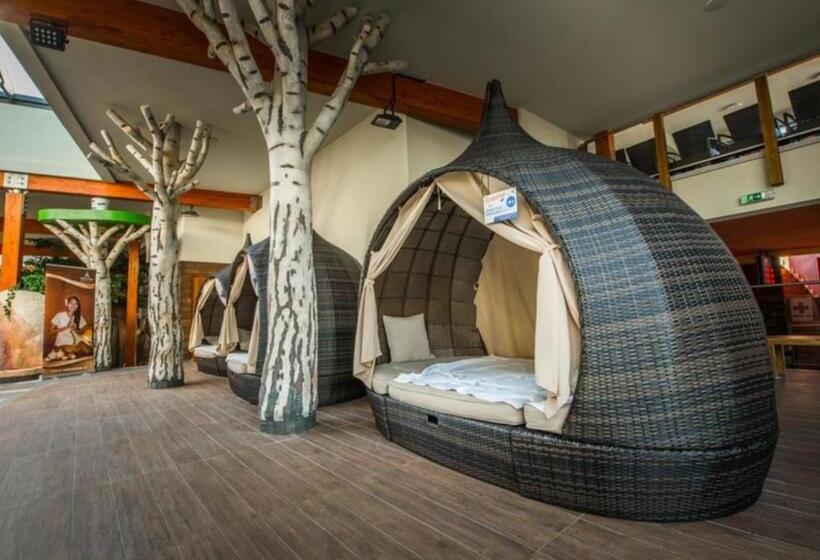 ホテル Bešeňová