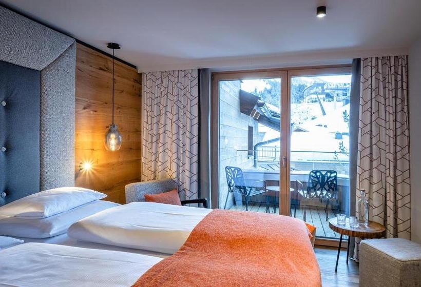 هتل Das Zwölferhaus