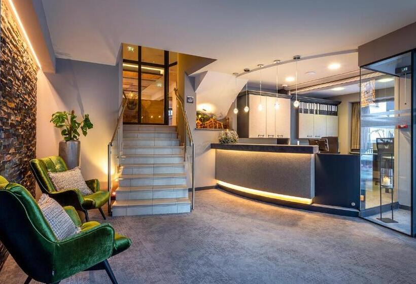 هتل Das Zwölferhaus