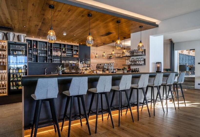 هتل Das Zwölferhaus