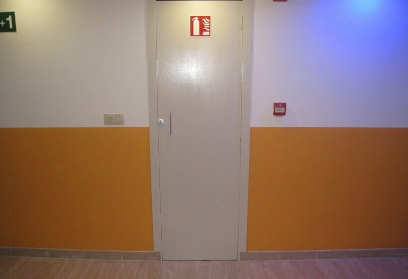 هتل Hôtel Méribel