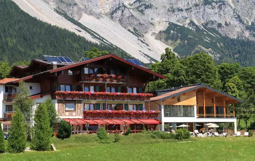 هتل Landhaus Ramsau