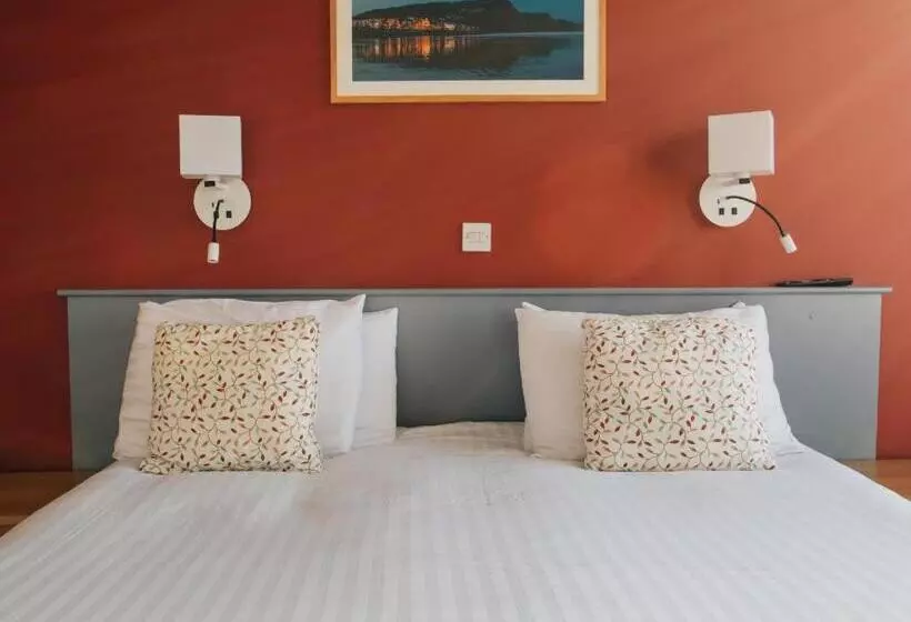 Hotel Manor
