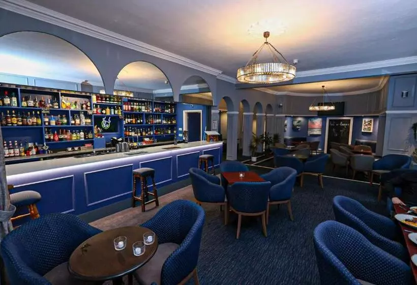 Hotel Manor