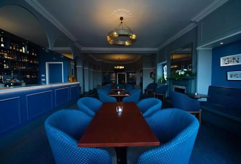 Hotel Manor