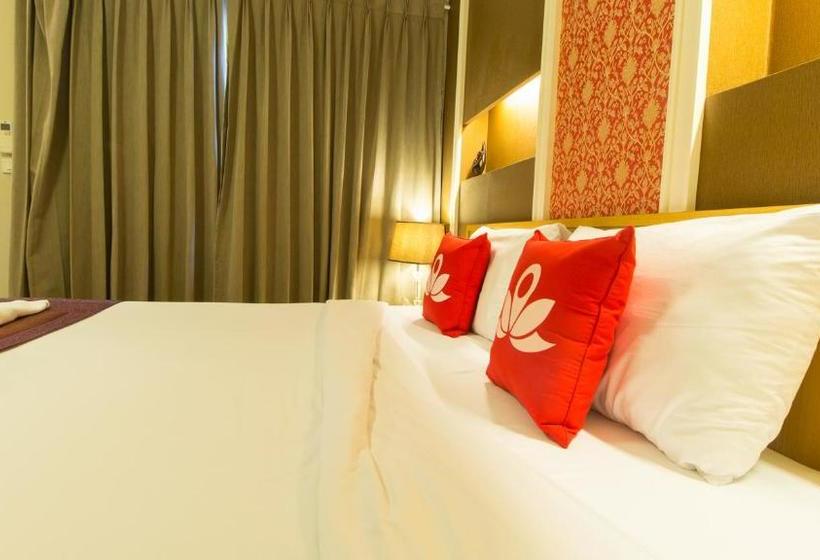 בית מלון כפרי Zen Rooms Sathorn