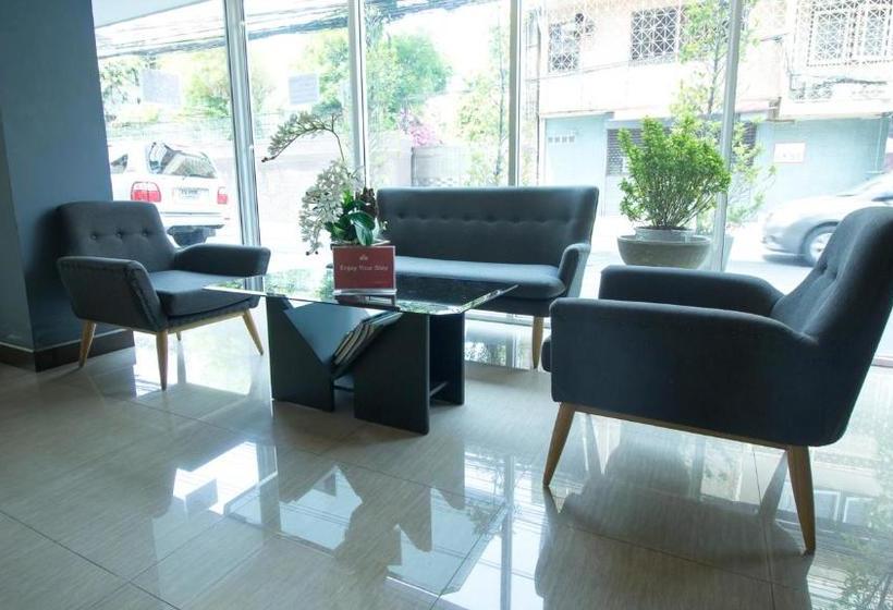 בית מלון כפרי Zen Rooms Sathorn