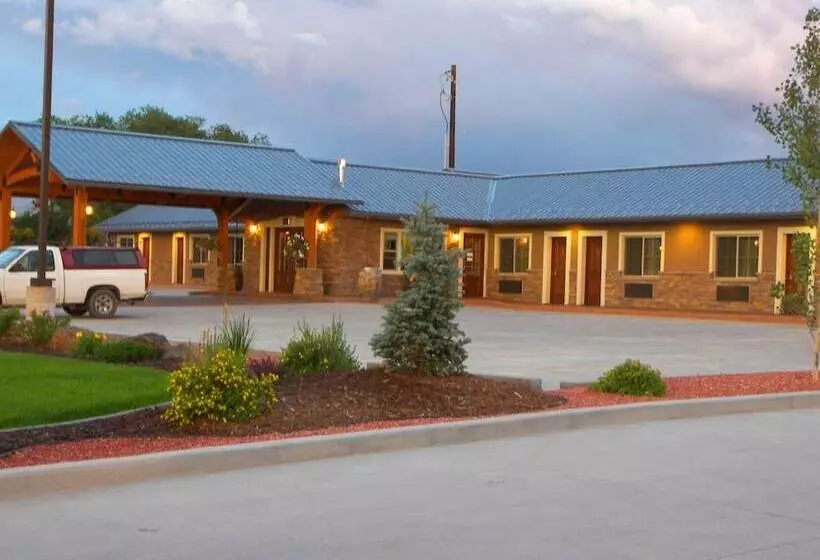 モーテル Backcountry Inn