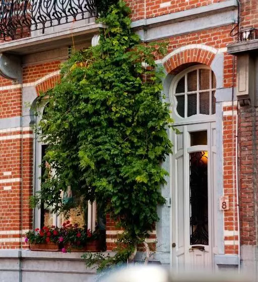 B&b Lodging At 8