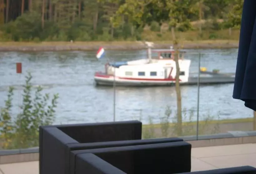 Aamiaismajoitus (B&B) Loft Aan Het Water