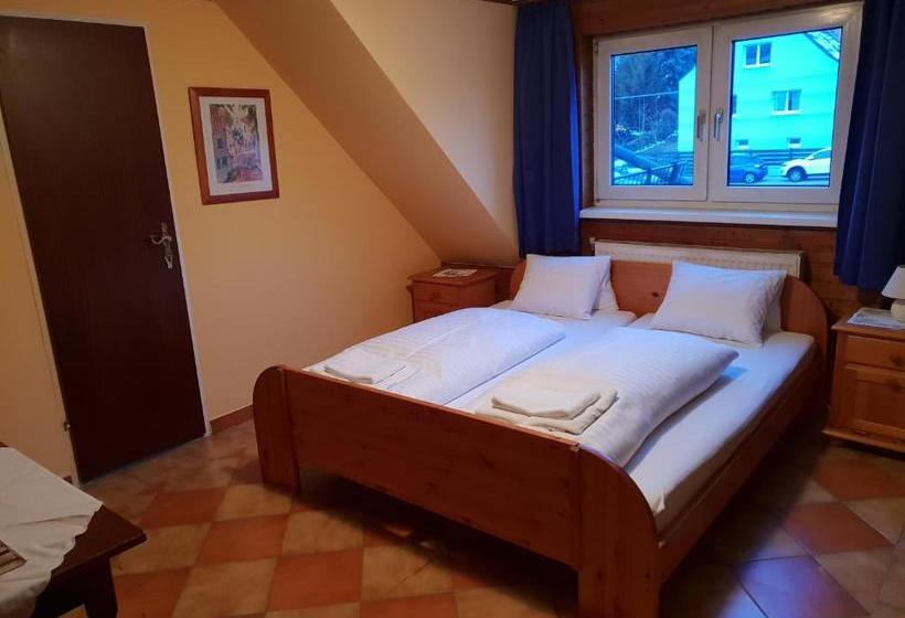 汽车旅馆  Pirates