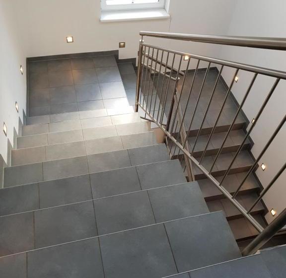 汽车旅馆  Pirates