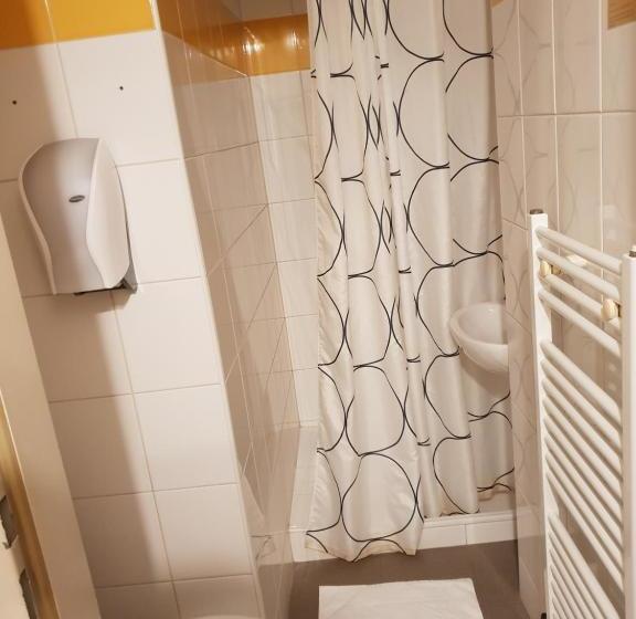 汽车旅馆  Pirates