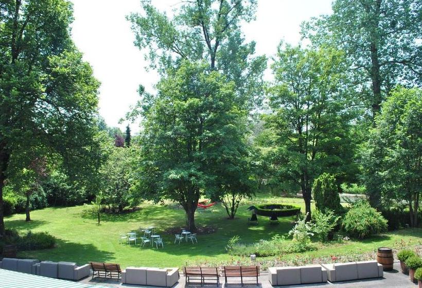 호텔 La Roseraie. Gaume Ardenne Lacuisine Sur Semois