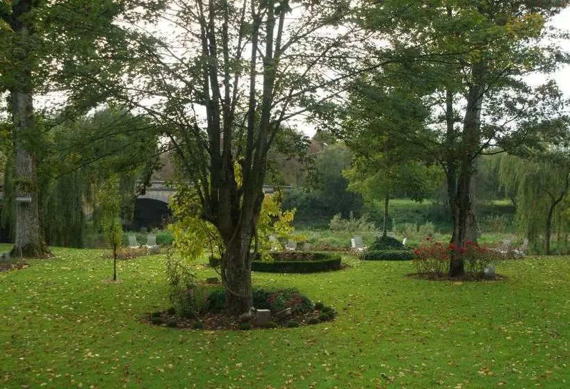 ホテル La Roseraie. Gaume Ardenne Lacuisine Sur Semois