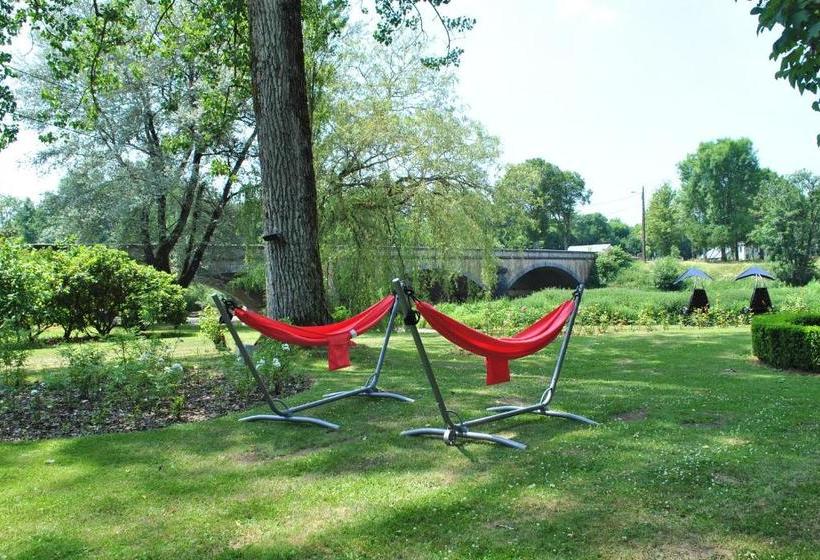 호텔 La Roseraie. Gaume Ardenne Lacuisine Sur Semois