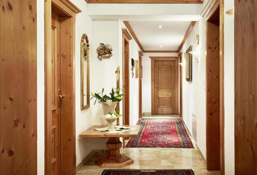 בית מלון כפרי Villa Angela