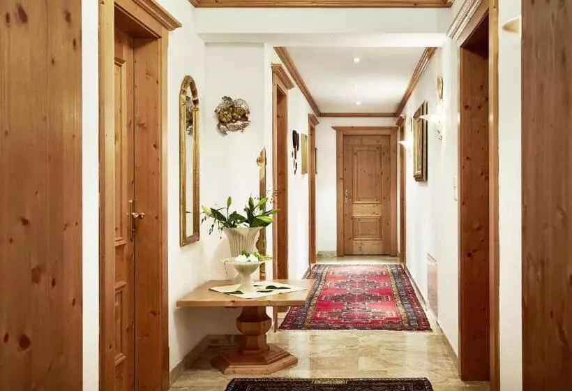هتل Villa Angela