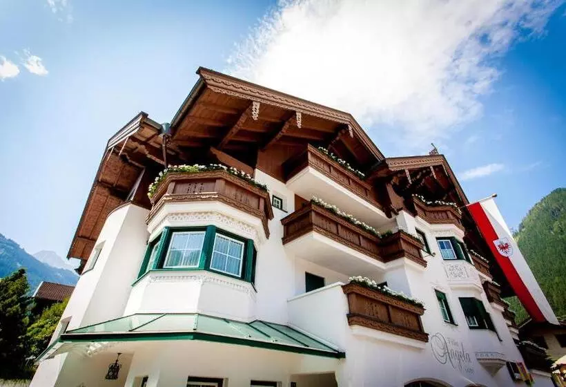 هتل Villa Angela