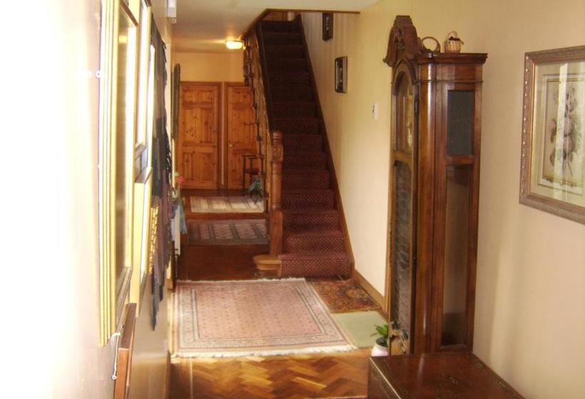 An Dooneen, The Hurley Farm B&b