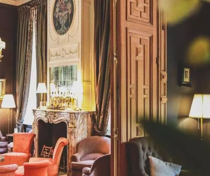 B&b  T Kasteel &  T Koetshuys
