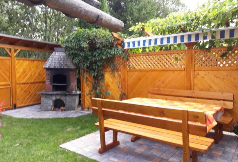 ベッドアンドブレックファースト Haus Dorfer