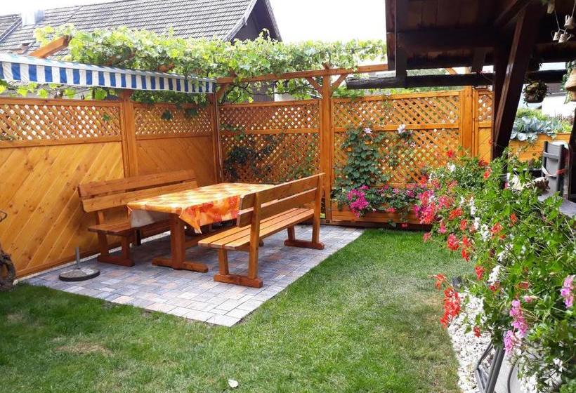 ベッドアンドブレックファースト Haus Dorfer