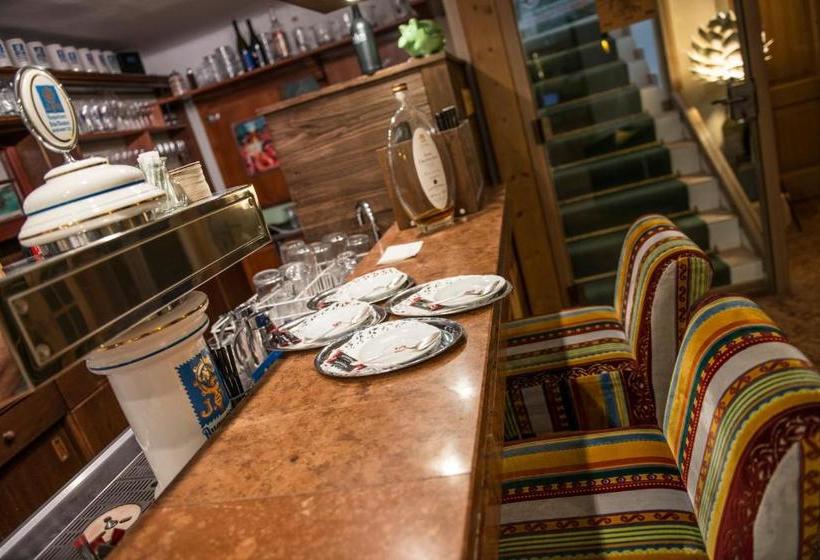 ベッドアンドブレックファースト Landgasthof & Restaurant Batzenhäusl