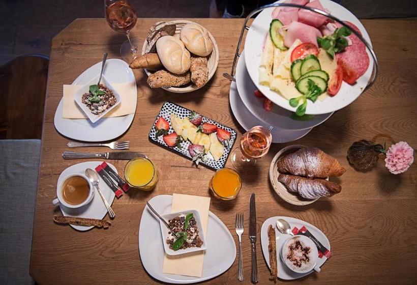 ベッドアンドブレックファースト Landgasthof & Restaurant Batzenhäusl