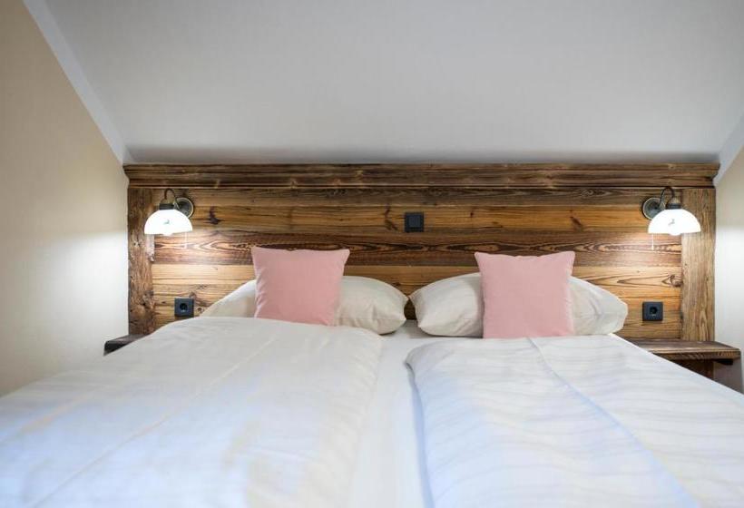 ベッドアンドブレックファースト Landgasthof & Restaurant Batzenhäusl