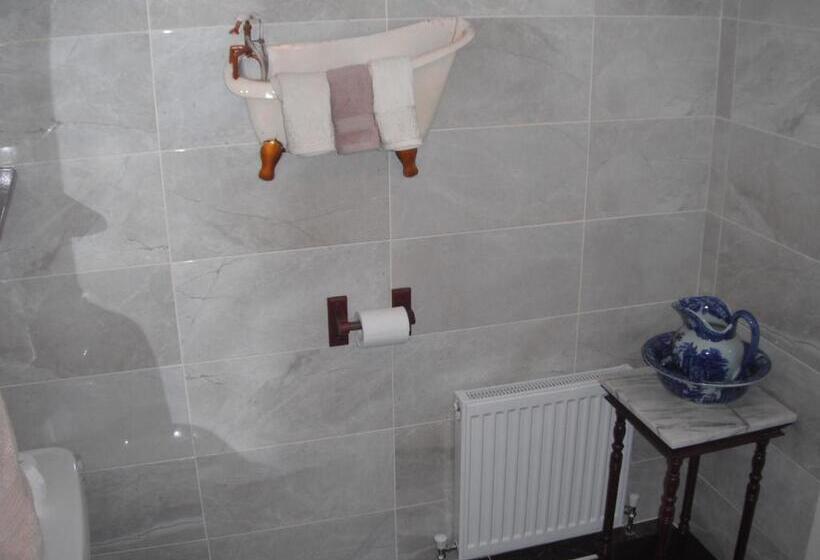 Castlemaine House B&b