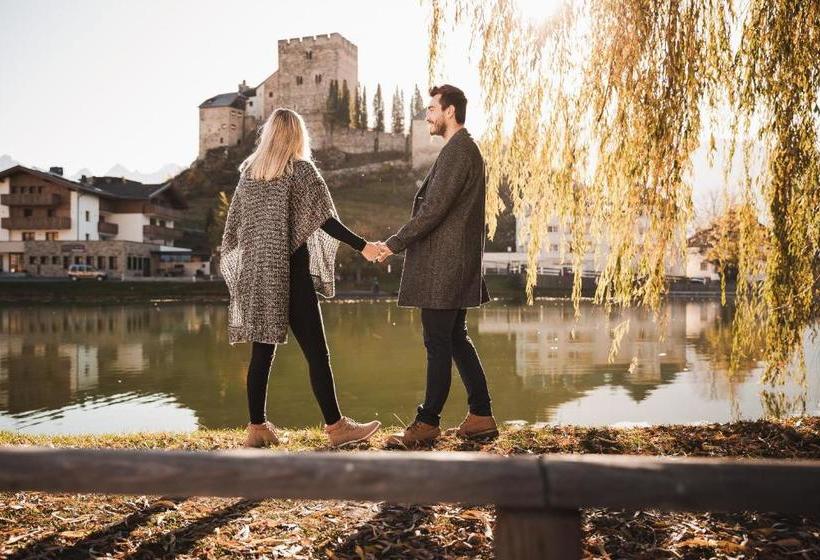 Отель Alpine Resort Goies Superior