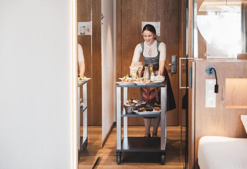 Отель Alpine Resort Goies Superior