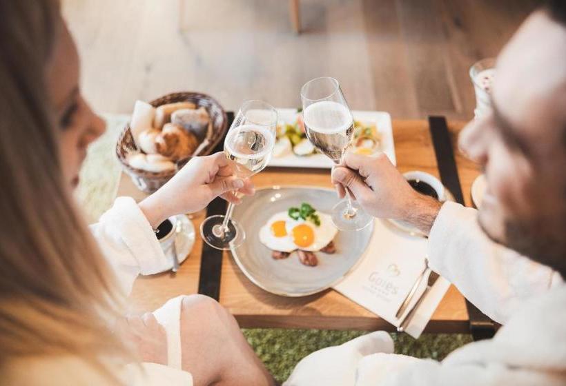 Отель Alpine Resort Goies Superior