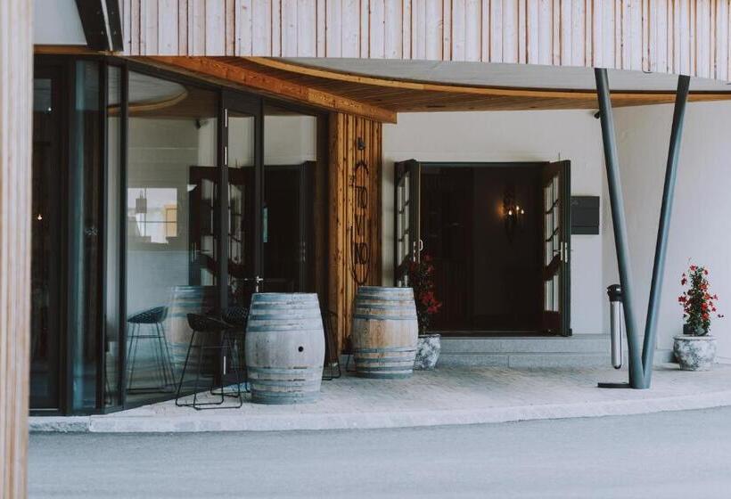 Отель Mons Suites Wine Passion