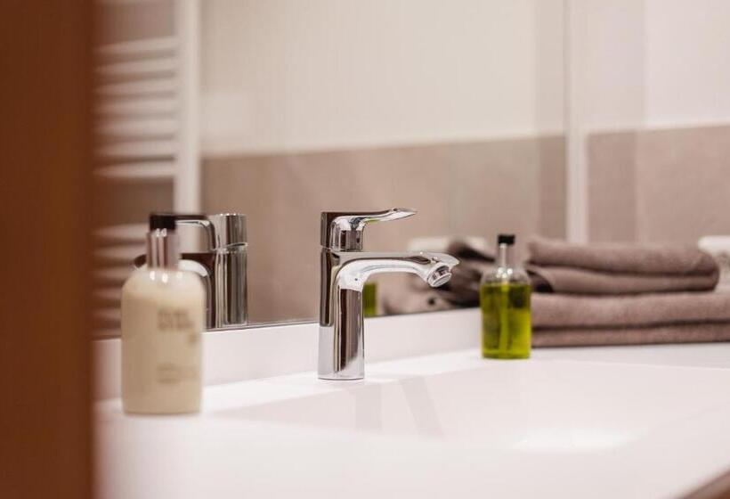 Отель Mons Suites Wine Passion