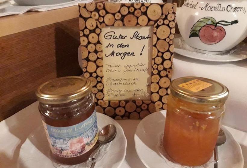 Landhotel Häuserl Im Wald