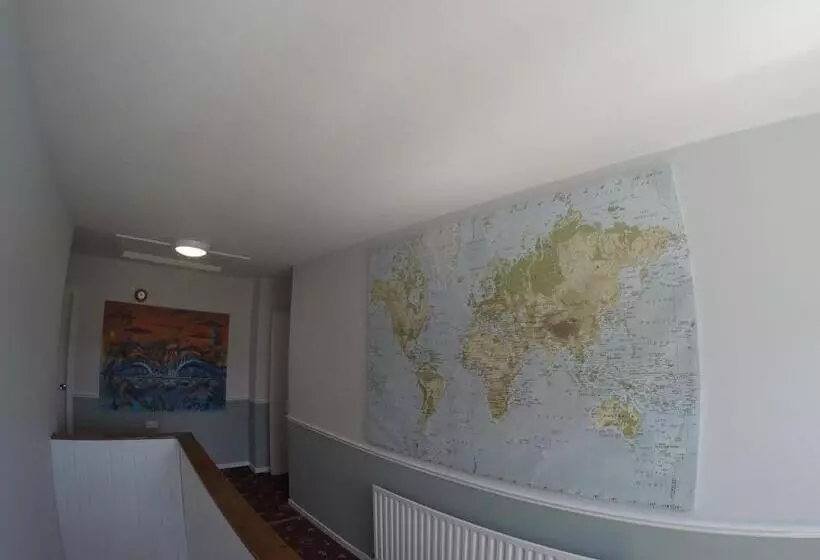 Rougey Lodge Hostel