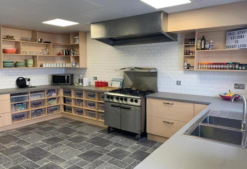 Rougey Lodge Hostel