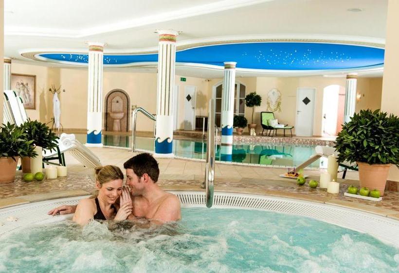 Superior Hotel Schneider Ski In & Ski Out