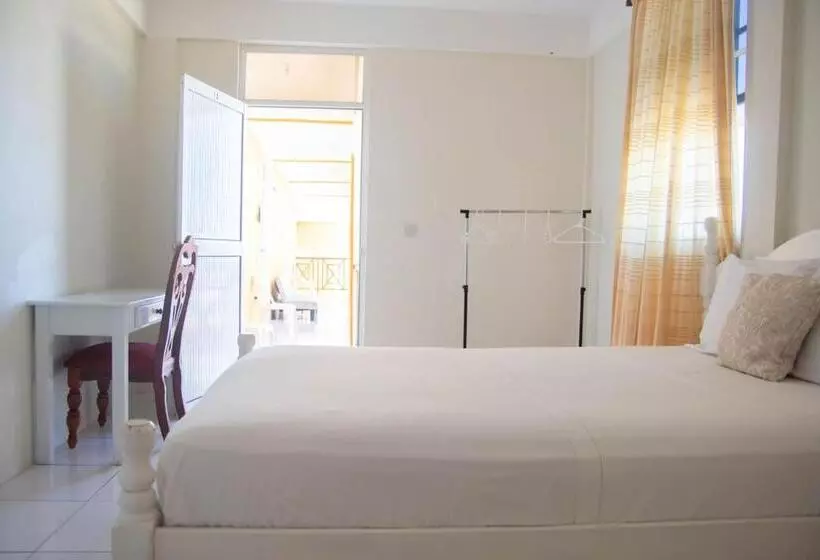 تختخواب و صبحانه St. James Guesthouse