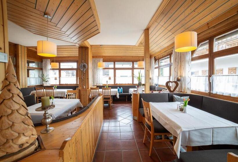 בית מלון כפרי Alpenblick