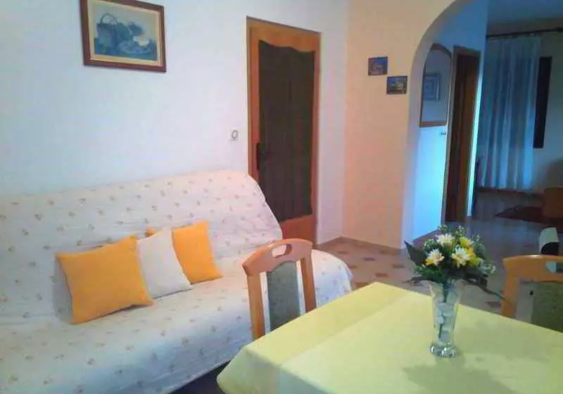 هتل Apartments Burmeta