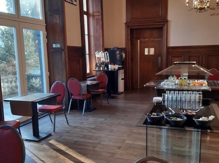 בית מלון כפרי Domaine Du Chateau De La Neuville